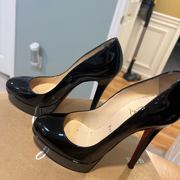 Christian Louboutin Bianca Black Patent Leather Heels - Picture 1 of 9